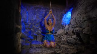 Elegancia restringida: Mila Amore - No puede pagar / no pagará.