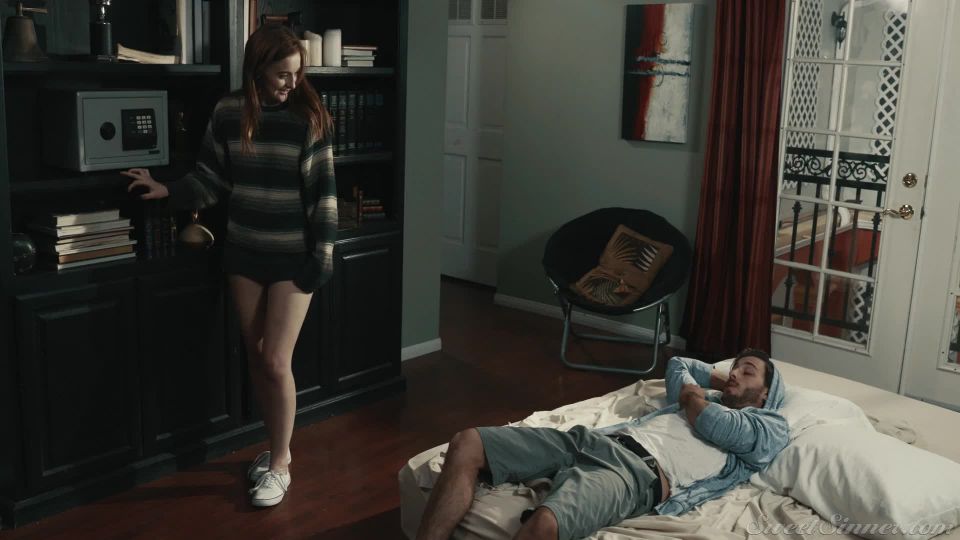 Danni Rivers en las chicas de la puerta siguiente Parte 3, en adolescente