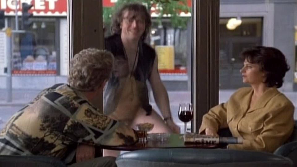 Suzanne Reuter - Yrrol - En kolossalt genomtankt film (1994) HD 720p - (Celebrity porn)