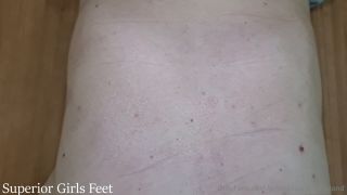 Scarlett Rubia en Video - Primer Trampling con Sandalias 2...