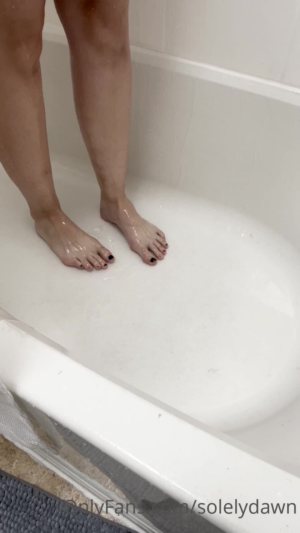 Solelydawn - i know youre spying on my feet while im in the shower 19-03-2023