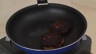 Wakatsuki Akane DVUMA-128 She Seems A Woman Eat An Earthworm Cockroach Shit 2 Super Girl Insectivorous - JAV