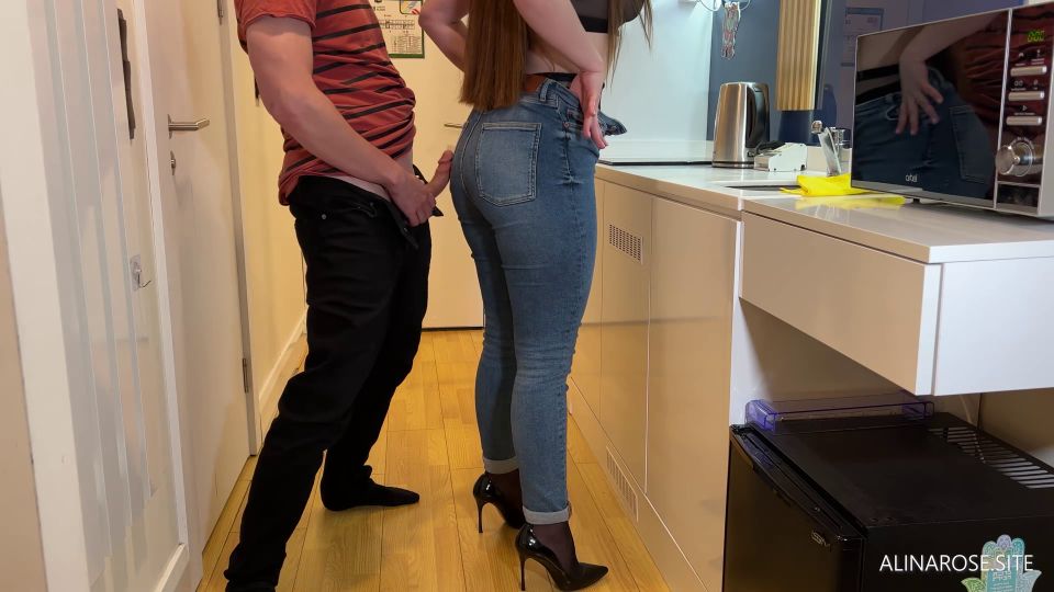 Alina Rose STEP MOM PULLED DOWN HER JEANS SO I CAN JERK OFF AND CUM ON HER PANTYHOSE ASS