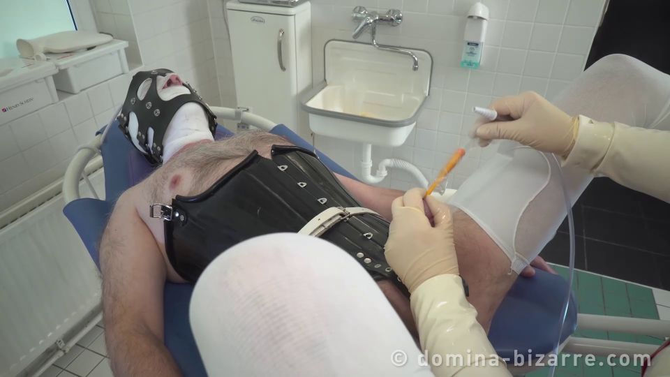 Médico Femdom Médico Femdom Lady Mercedes - No hay examen rutinario 4