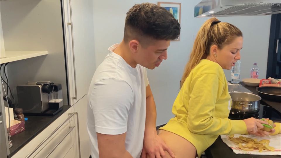 JasonCarrera She was cooking and I just took her from behind - Anna Hot Babe