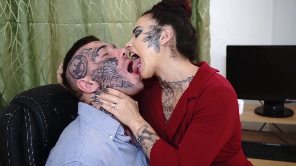 Mira Cornudo - Jefe enojado Dominante besos 1920P - Dominación femenina