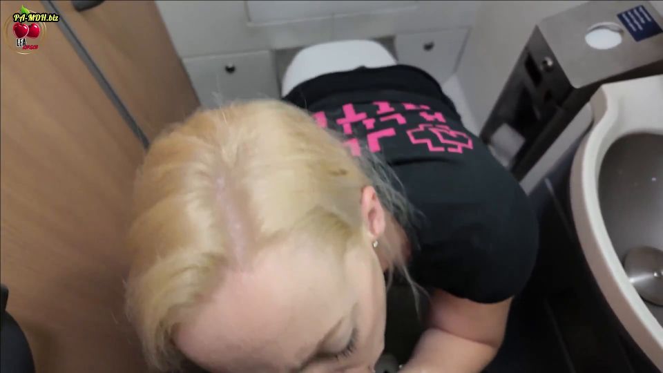 Lea Kirsch - DER SCHNELLSTE BLOWJOB DEUSCHTLANDS - Mit 270km h Kommt er schneller... 1080P - Amateur