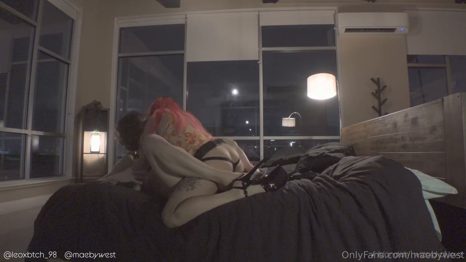 Maeby West - Los agujeros de papá no necesitan pensar - FullHD 1080P