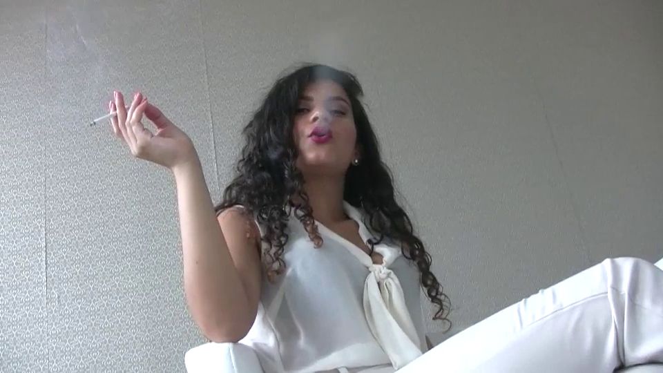 Fernanda - The Smoking Bitch - Smoking