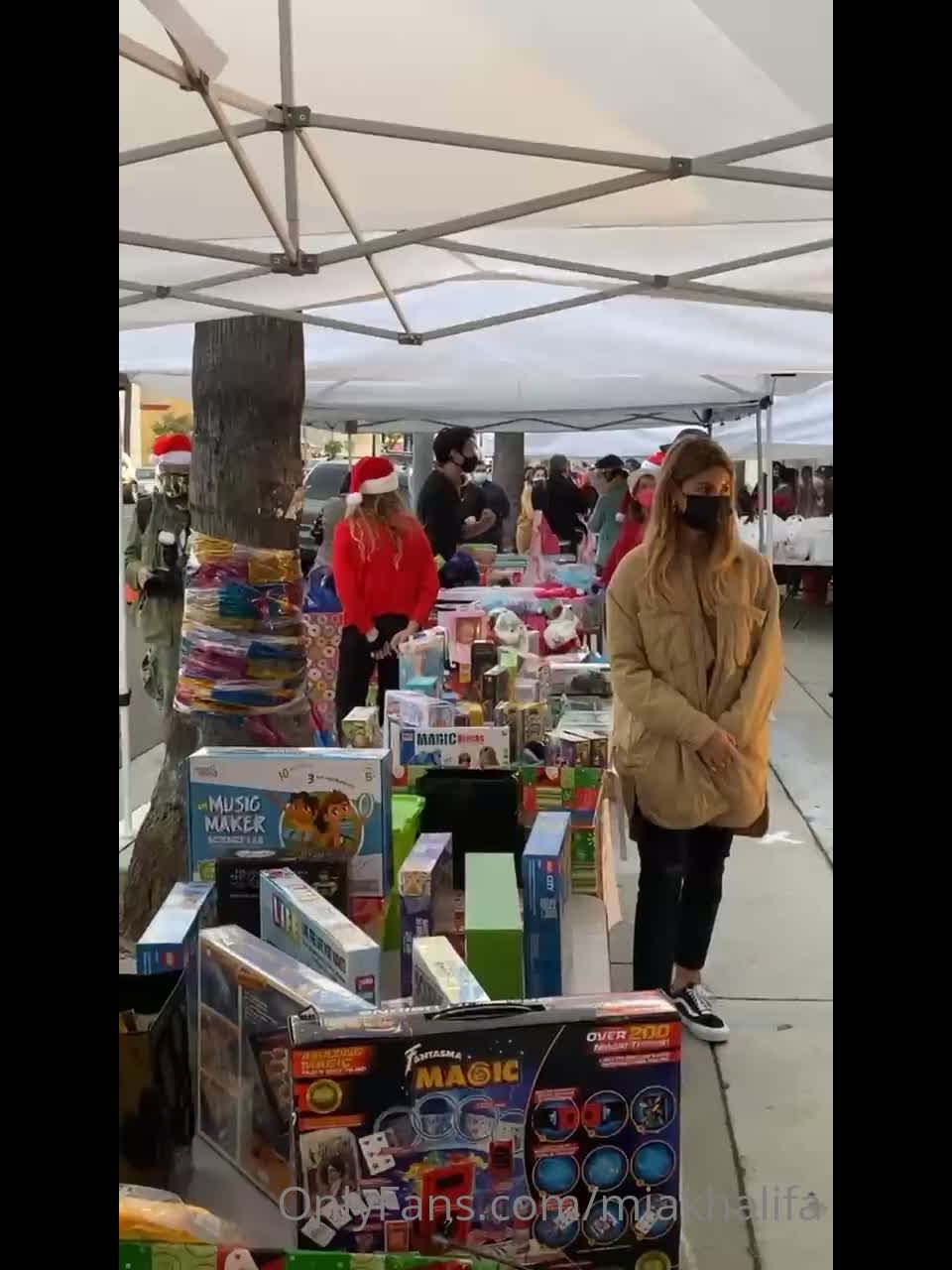 clip 43 hardcore gay anal hardcore porn | Onlyfans - Miakhalifa - I just sent out the thank you video to everyone who contributed to the toy drive fundraise - 18-12-2020 | onlyfans