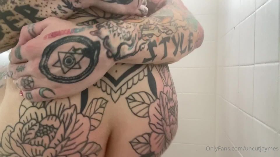 Fetish porno Fetish porno Awlivv @awlivv Anal Ducha Escena con Jaymes Uncut [FullHD 1080p] 2025