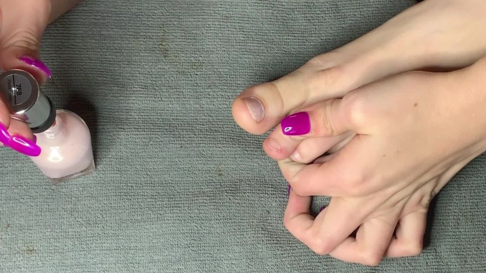 shoe fetish femdom porn | Caitlin Mara – Toe Painting At Home | foot fetish