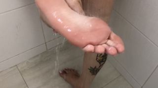 free video 47 ts foot fetish lunafeet 24-10-2020-1133967830-Come here take a shower wit, feet on feet porn