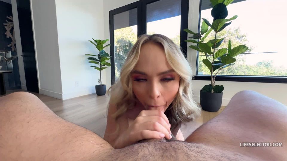 Lilly Bell Un día con Lilly Bell xxx porno hardcore