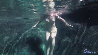 SexUnderwater e1030 Arietta Adams UW Model Training 2 (mp4)