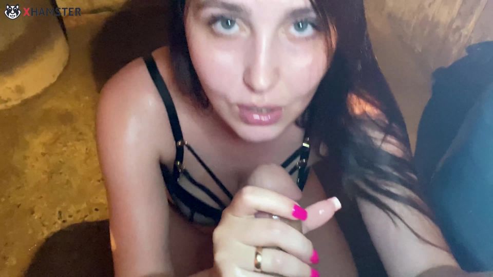 Alina Rai - madrastra espía en Stepson en el baño que quiere tener sexo (bebés calientes)