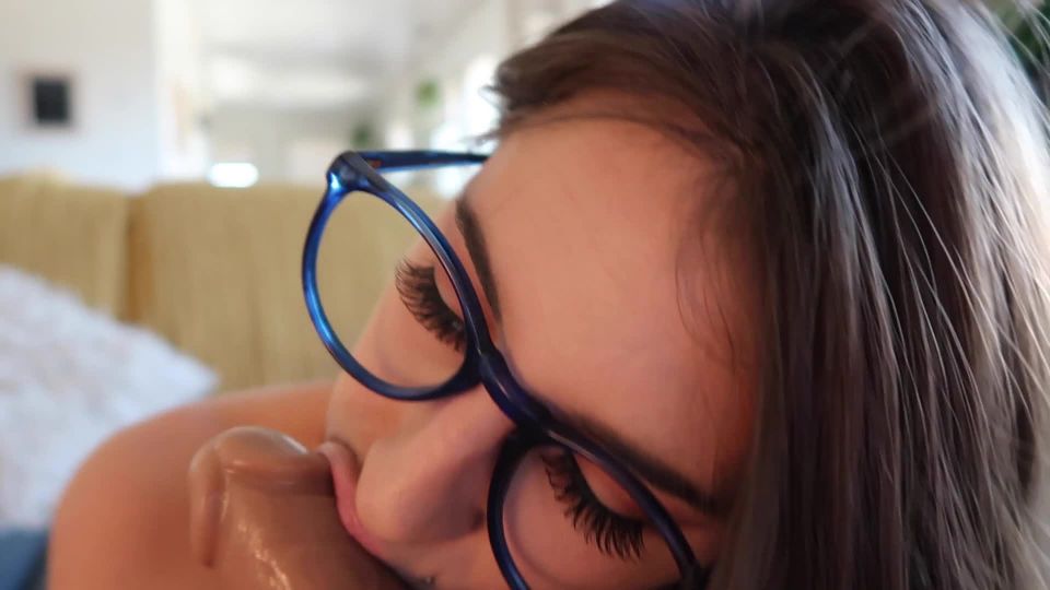 porno clip 23 Sloppy Bj Y Cumming On Couch 1080p – Audrey en femdom fetiche de invierno porno