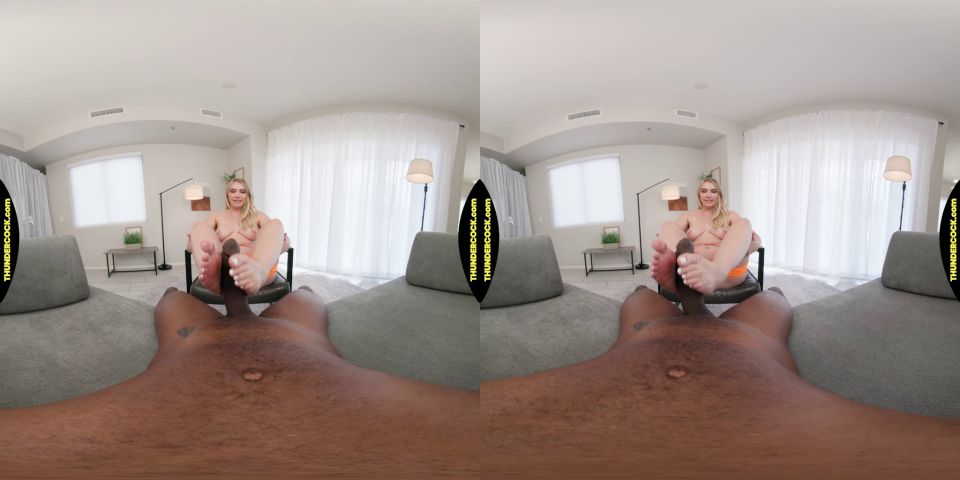 Maisey Monroe no puede tener suficiente de su hombre...