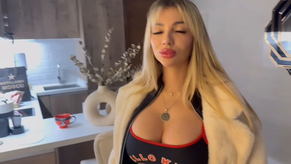 Noahpells - FANS folla porno chileno ACTRIESS después de VIVIR en el restaurante GatitaVeve - HD 720P