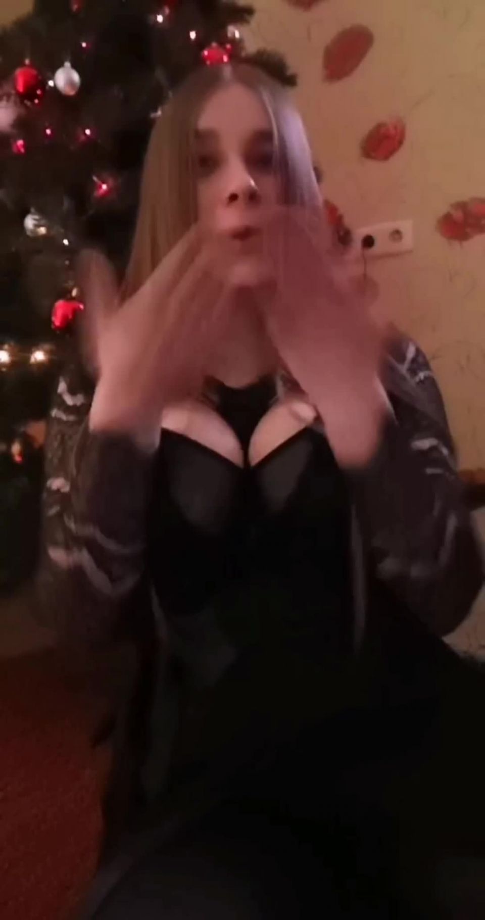 [Onlyfans] lucylaistner -31-12-2019-17619365-Happy New year