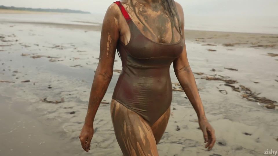 Sofia Orlova - En la playa de Gryaznyy