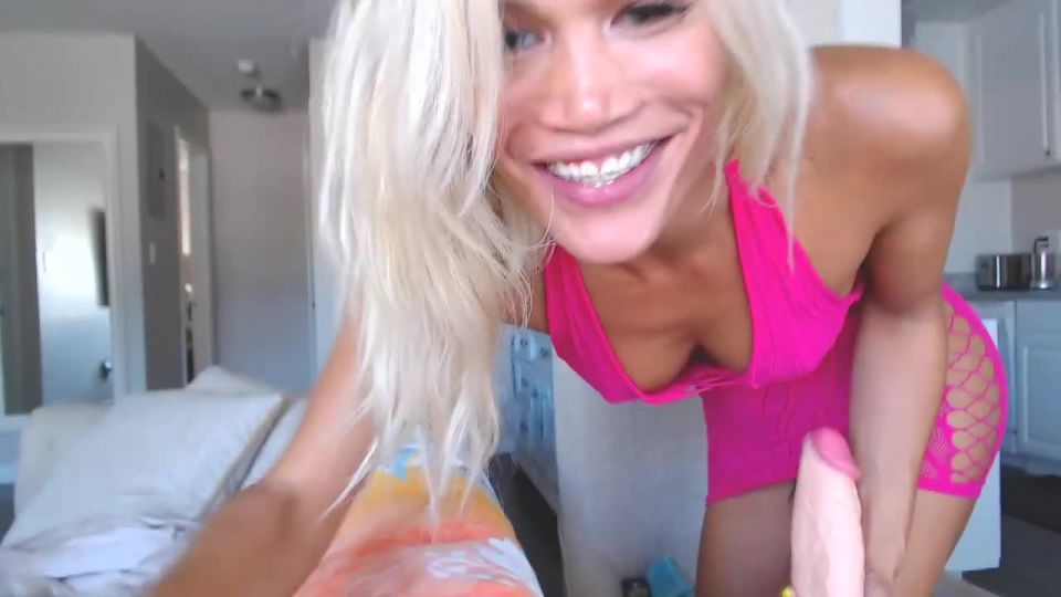 Online Tube Shemale Webcams Video for August 08, 2019 - shemales