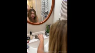 Hot OnlyFans Sextape Exposed in Bathroom!