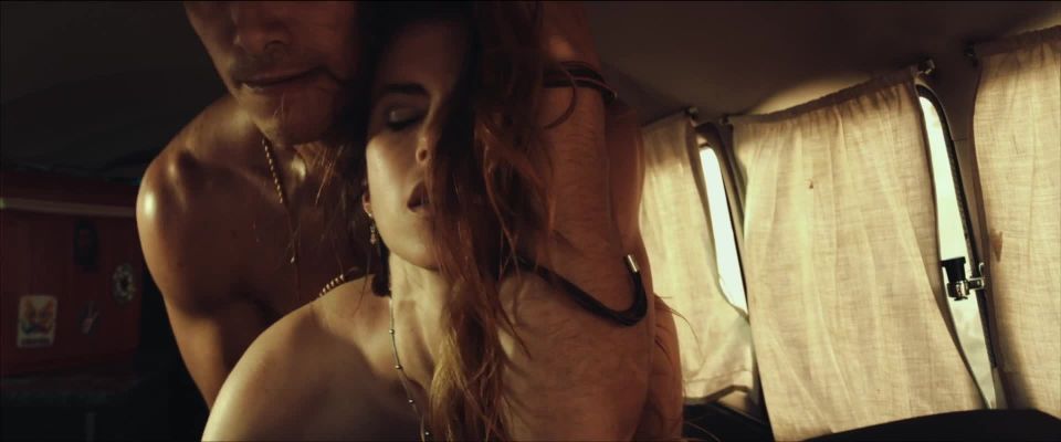 Paula Sartor, Victoria Maurette - Lo que las aguas dejaron atrás (2017) HD 1080p - (Porno de Celebridad)