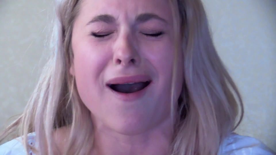 Yanina Melekhova, Olga Ponomareva, Snezhana Samohina - Buenas mamás s01e01 Piloto (2021) HD 1080p - [Celebrity porn]