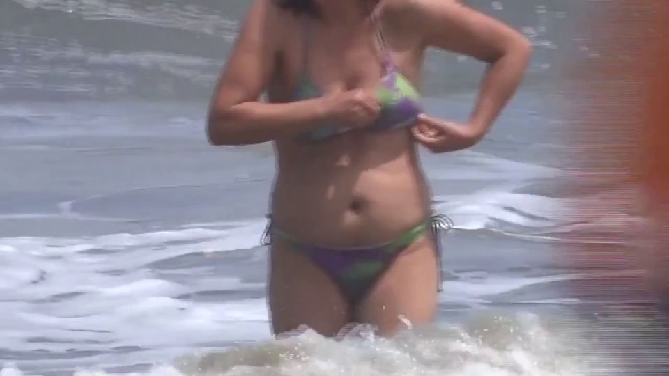 ardientes69 - Después de disfrutar de la playa, hijastro lame mi coño y quiere follarme