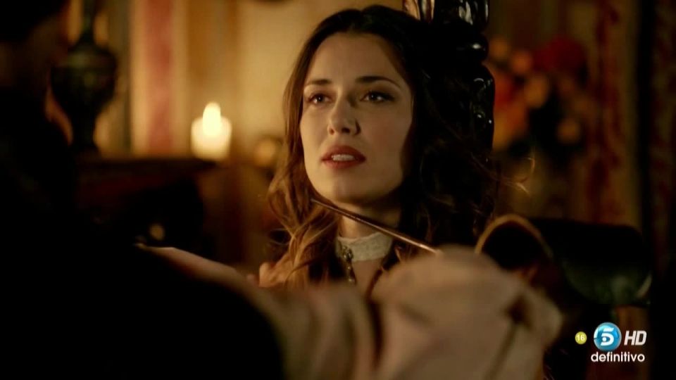 Eszter Tompa, Natasha Yarovenko – Las aventuras del capitan Alatriste s01e01 (2015) HD 720p!!!