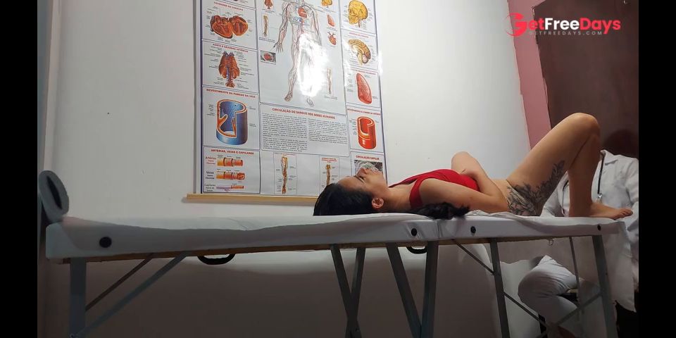 Gynecologist sticks dildo in pussy, fingers in ass and fucks patient