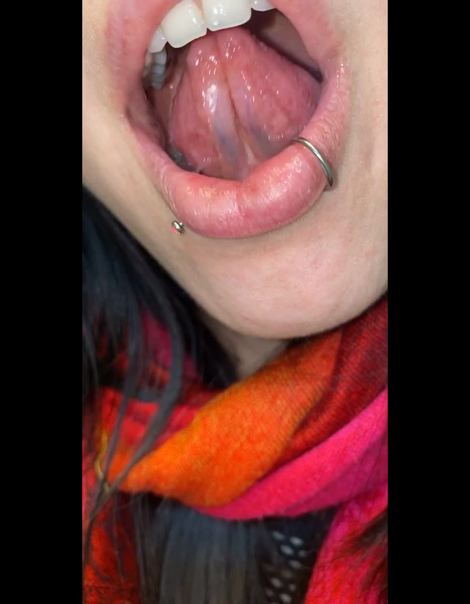 the-goddess-clue  What do you think this mouth can do - feet - feet porn 