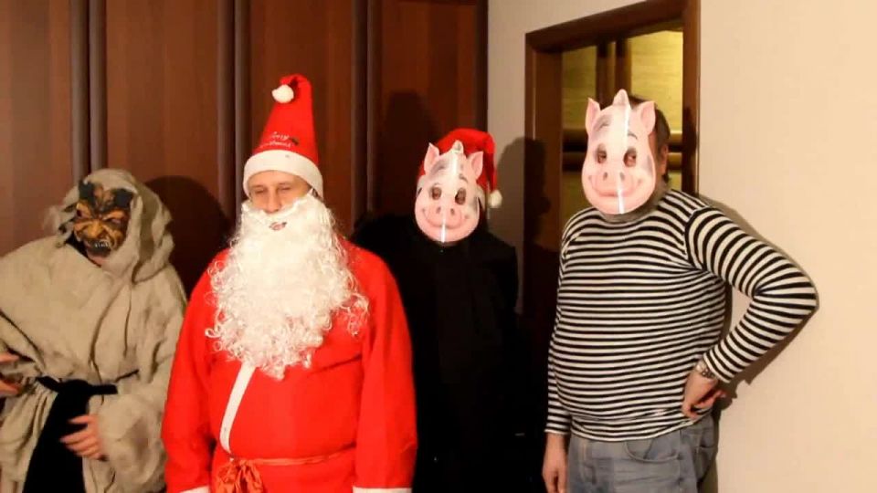 RoughManSpank red RoughManSpank 2018 crist