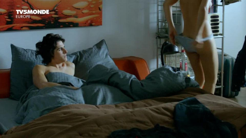 Flore Bonaventura, Marie Coulonjou - La source s01e02-03 (2013) HD 720p - (Porno de Celebridad)