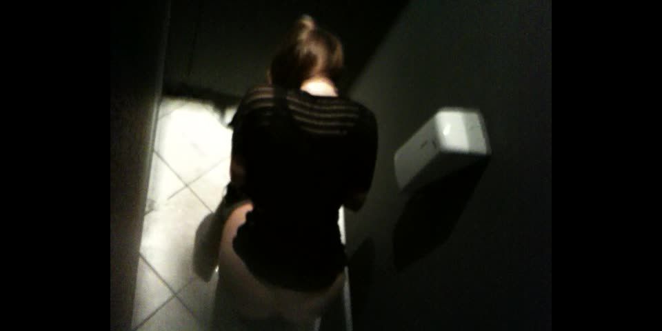 Night Club Toilet Spy Video C-11(Bearbeitet) - [Webcam]