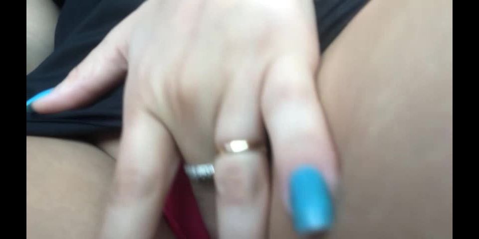 Emanuelly Raquel155 - Masturbando coches públicos duros