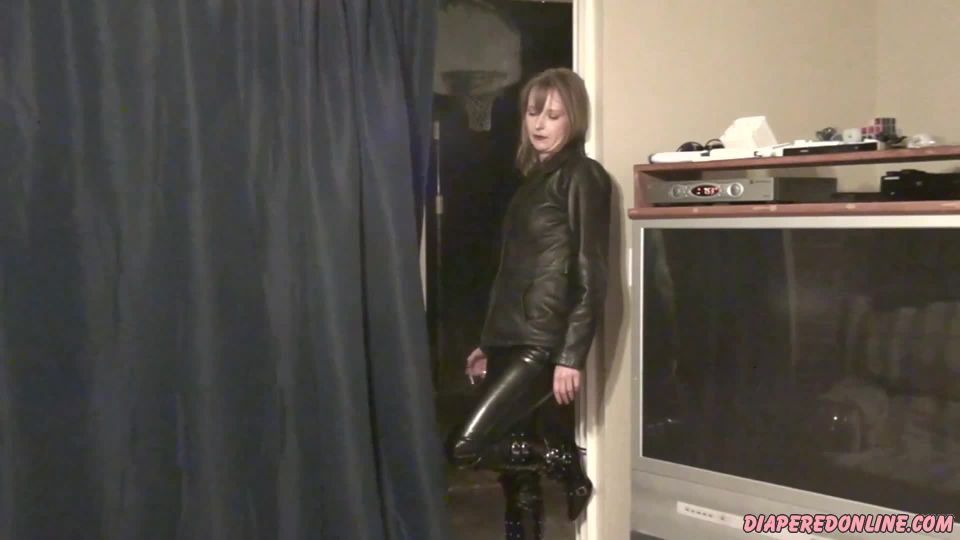 Diaperedonline2Natalia Natalia Smoking in Leather