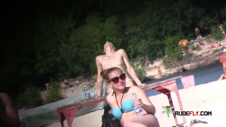 xxx video gratis 4 Pin hasta adolescente muestra su cuerpo en la playa desnuda 3,nikki sims hardcore en el porno hardcore