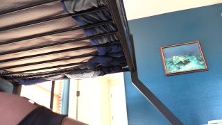 video en línea 20 MILF Katie – Mamá castiga a Son Taboo en el porno maduro