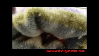 Worship Goddess Jasmine 2013.09.28 Sock Sniffer (Femdom porn)