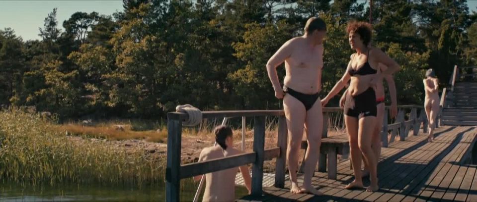 Essi Hellen, Minttu Mustakallio, Annaleena Sipila - Viikossa aikuiseksi (2015) HD 720p!!!