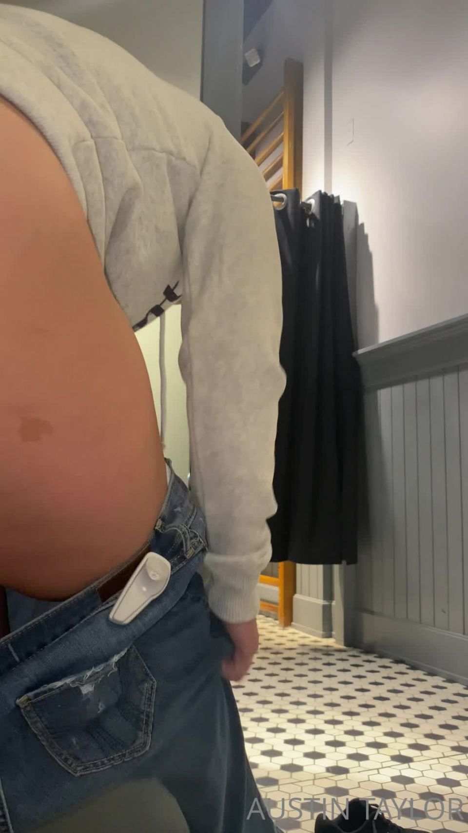 Onlyfans - Austin Taylor - taylored - tayloredDressing room law - 14-12-2020