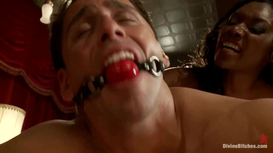 online clip para adultos 21 2011-07-20 Rod Spunkel, Nyomi Banxxx y Roue - Rich Cuck no es un cuck bien dotado [HD 604,3 MB] en sitios fetichistas de porno de femdom