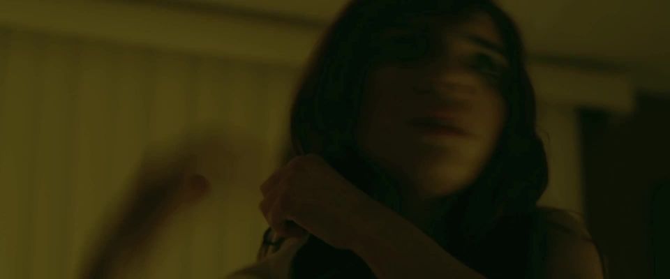 Barbara Perrin Rivemar - Aquí viene el Diablo (2012) HD 1080p!!!