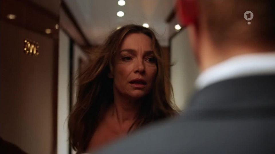 Aglaia Szyszkowitz - Kein Herz fur Inder (2017) HD 720p - (Celebrity porn)