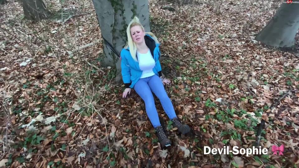 online xxx video 16 diablillo-sophie - Gefesselt im Wald zuruck gelassen - Der Helfer hatte nur eins im Sinn - Pissen, femdom bdsm porno en bdsm porno