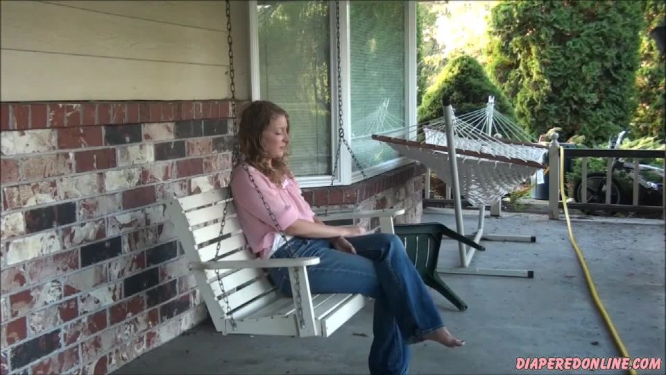 DiaperedonlineAmber Amber Smoking Outside Diapered