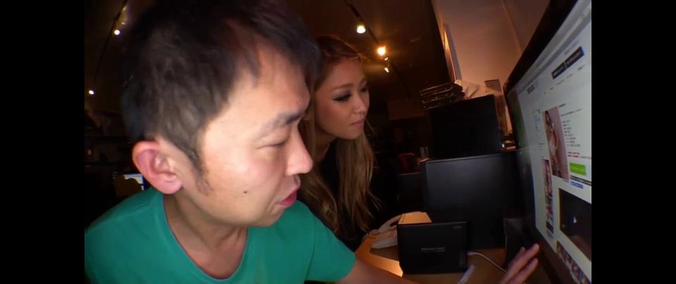 Explora el viaje sensual de Erika en escenas inolvidables