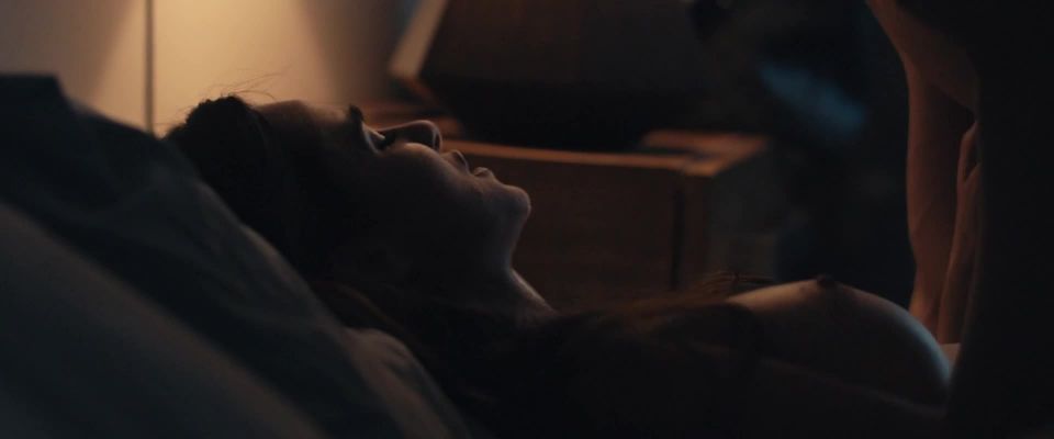 Alicia Sanz - En Brazos de un Asesor (2019) HD 1080p!!!